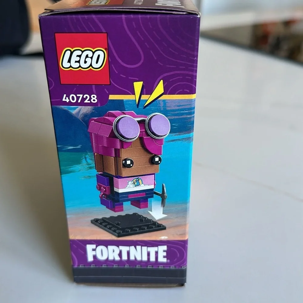 New sealed Lego Fortnite Brick Headz
